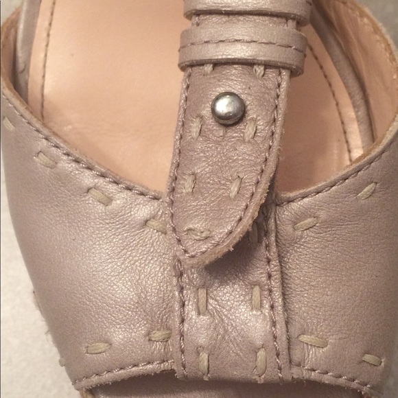 Coach Muted Silver Leather Platform Sandals Sz 7 - Picture 5 of 6